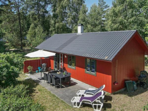 Cozy Holiday Home in Nex with Swimming Pool, Snogebæk